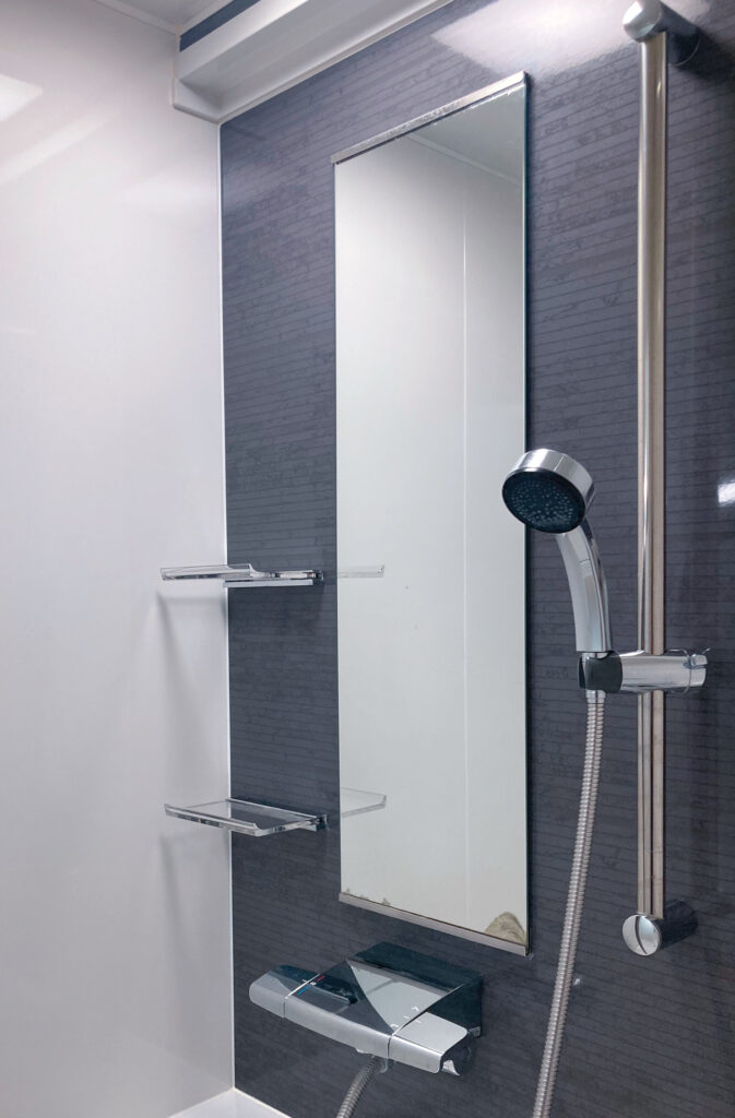 洗い場の水栓　サーモ水栓・メタルホース