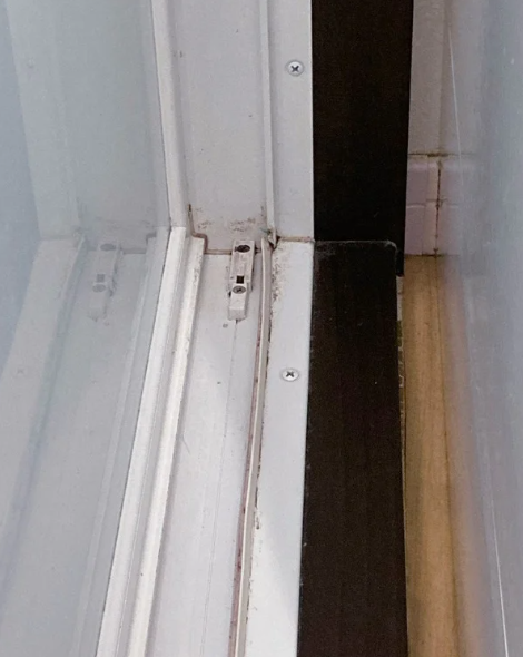 洗面台とのすきま