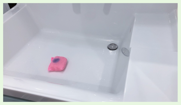 シンク・洗面台用クリーナーで磨く