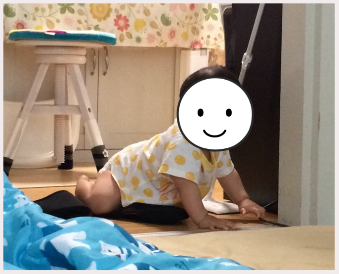 ウォーターサーバーのコードで遊ばれる